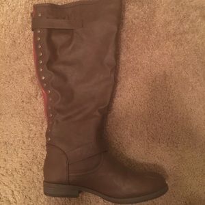 NEVER WORN Brown and Red Wide-Calf Boots